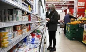 Las ventas en supermercados marcaron un leve retroceso en octubre