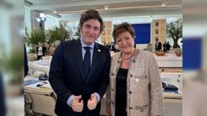 Javier Milei viaja a la asunci&oacute;n de Donald Trump y luego a Davos: reuniones con lel FMI y el CEO de Coca Cola