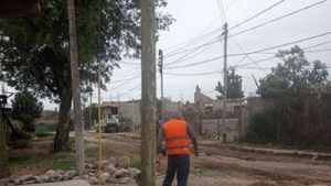 Avanzan las acciones de regularizaci&oacute;n y servicios b&aacute;sicos en el Asentamiento 4 de Agosto