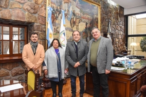Reuni&oacute;n institucional con referente de empresa Papel Noa