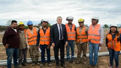 Perico: Morales firm&oacute; el acta de inicio de obra del Parque Solar