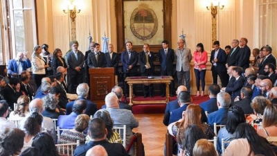 Sadir posesion&oacute; a funcionarios y secretarios provinciales