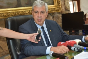 Se posterg&oacute; hasta el lunes 10 el inicio de sesiones de la legislatura