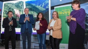 Cuidado de Bosques Nativos: Morales entreg&oacute; 92 millones de pesos a 125 beneficiarios