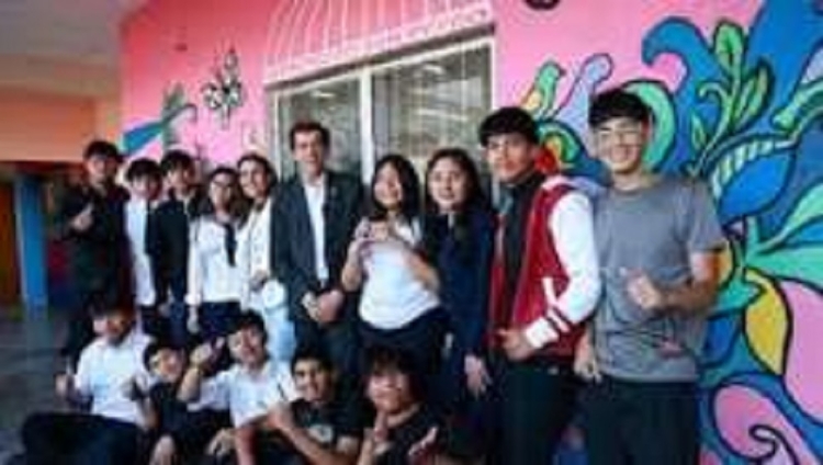 Sadir visit&oacute; a alumnos integrantes del proyecto literario "Historias que dan miedo"