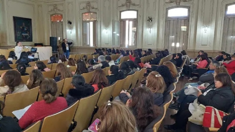 Encuentros de capacitaci&oacute;n docentes con Fenomenautas