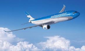 El paro de pilotos y Aeronavegantes afectar&aacute; a 150 vuelos de Aerol&iacute;neas Argentinas y a m&aacute;s de 15 mil pasajeros
