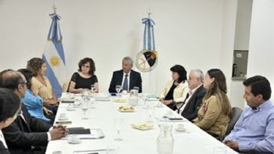 Funcionarios de Educaci&oacute;n recibieron a auditor general de la Provincia