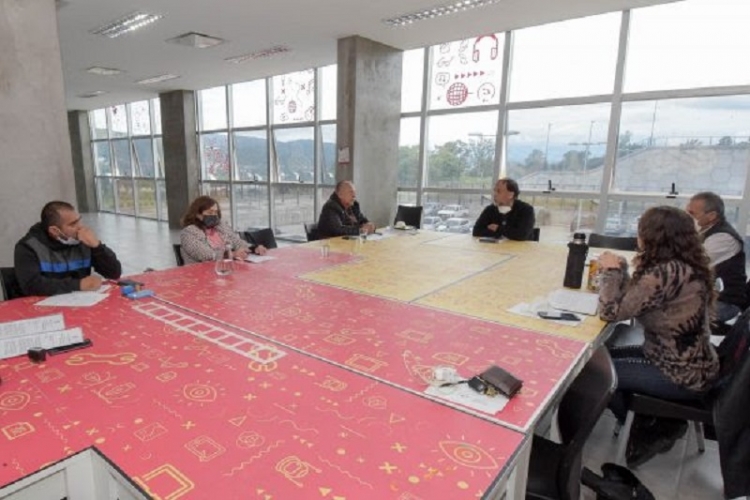 Mesas de di&aacute;logo entre el gobierno y los gremios