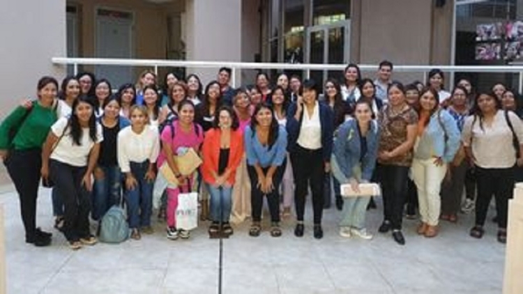 Formaci&oacute;n a profesionales de los equipos interdisciplinarios