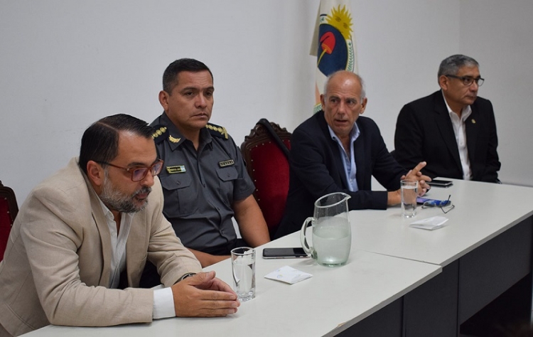 Reunion para abordar la seguridad de los taxistas