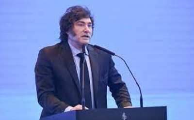 Milei dijo que la inflaci&oacute;n ya est&aacute; en un d&iacute;gito y que se dar&aacute;n de baja otros 70 mil contratos de empleados p&uacute;blicos