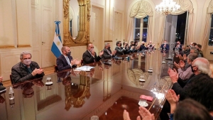 El Salario M&iacute;nimo sube a 32 mil pesos en octubre y a 33.000 en febrero