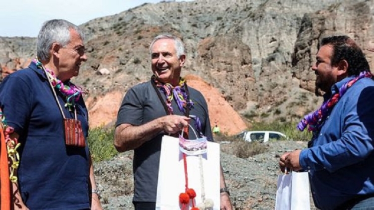 El gobernador Morales y el embajador Stanley participaron de la ancestral ceremonia de chaya