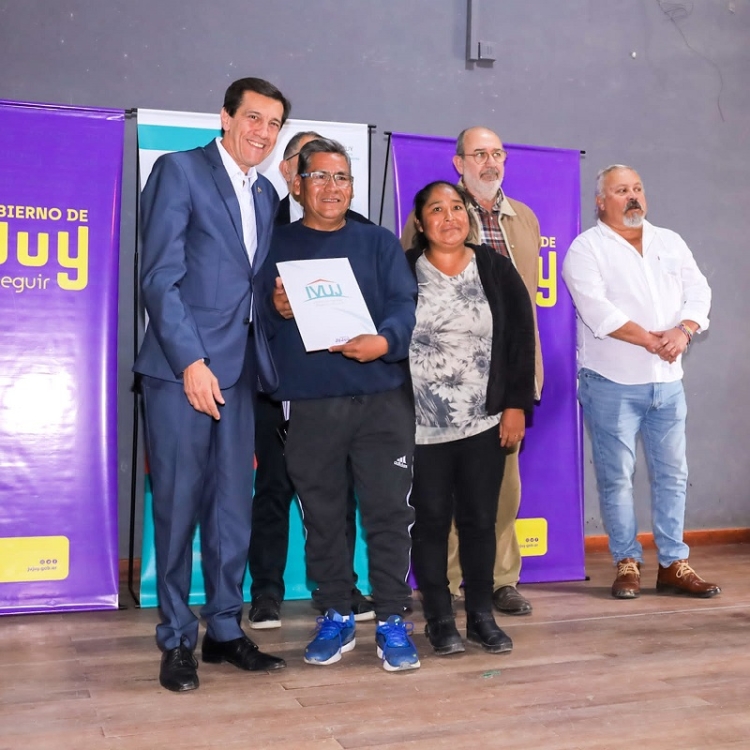 &ldquo;Un acto de justicia&rdquo; con los vecinos del barrio &ldquo;Tupac Amaru&rdquo;