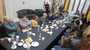 Sadir se reuni&oacute; con intendentes y comisionados para abordar temas clave de las comunas