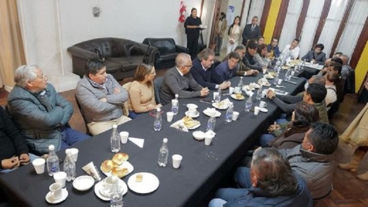 Sadir se reuni&oacute; con intendentes y comisionados para abordar temas clave de las comunas
