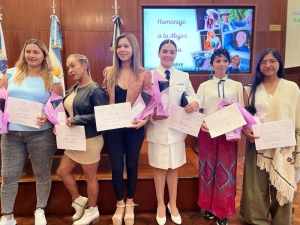 Seis mujeres recibieron un reconocimiento por el trabajo que realizan en diferentes &aacute;mbitos