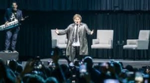 Milei present&oacute; su libro en el Luna Park: "Si no nos metemos en el barro, los zurdos nos llevan puestos"