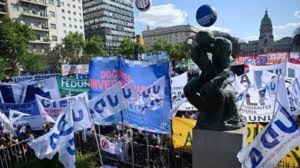 Docentes y no docentes universitarios parar&aacute;n ma&ntilde;ana tras la ratificaci&oacute;n del veto a la ley de Financiamiento del sector