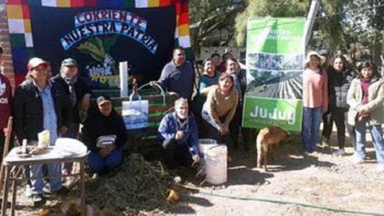 Huerteros de La Ovejer&iacute;a armaron una compostera comunitaria