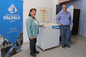El ejecutivo municipal don&oacute; un freezer a la escuela n&deg; 109 de Las Escaleras