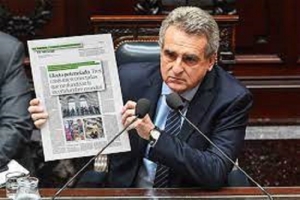 Rossi cuestion&oacute; a la oposici&oacute;n y dijo que quieren ver desaparecer a Aerol&iacute;neas Argentinas
