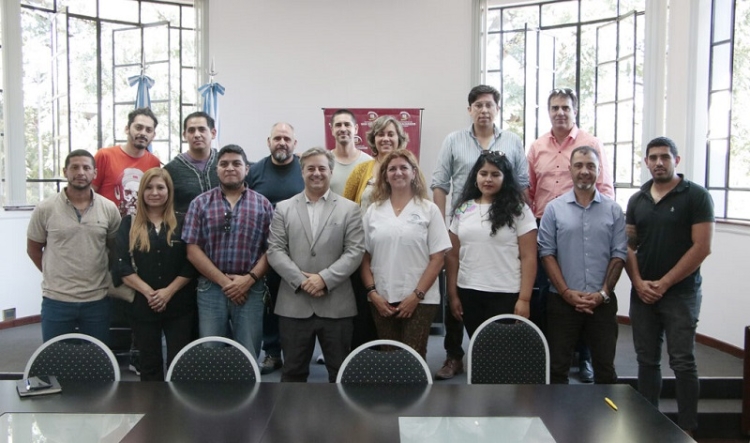 Municipio y gastron&oacute;micos del Mercado &ldquo;6 de Agosto&rdquo; delinean pautas para su funcionamiento