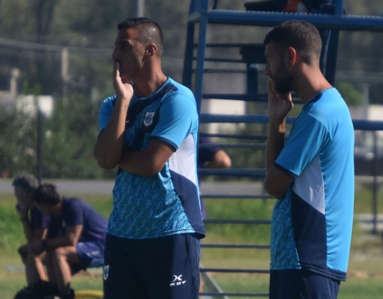 Con dos caras nuevas, Gimnasia hizo su primera pr&aacute;ctica formal de f&uacute;tbol ante Talleres de C&oacute;rdoba