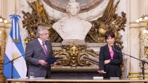 El Presidente le tom&oacute; juramento a Marc&oacute; del Pont en reemplazo de Gustavo B&eacute;liz