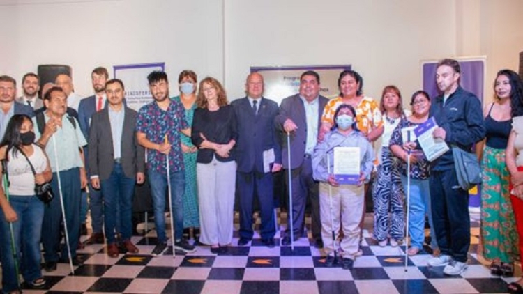 Mancomunan esfuerzos para promover el sistema Braille