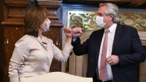 Fern&aacute;ndez acord&oacute; con Carreras la creaci&oacute;n de una mesa de di&aacute;logo para resolver conflictos de tierras