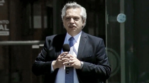 Fern&aacute;ndez propuso "una revisi&oacute;n del modelo de pa&iacute;s, que se dice federal y no lo es"