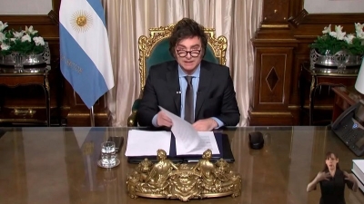 Milei: "Si la inflaci&oacute;n de diciembre es 30% a Caputo hay que pasearlo en andas"