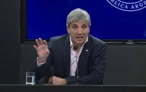 Caputo recibi&oacute; a los laboratorios argentinos en medio de la apertura de importaciones