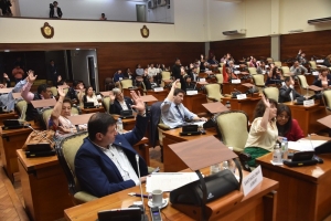La Legislatura reglament&oacute; el Sistema Provincial de Seguros de Salud para Extranjeros