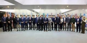 Guillermo Francos recibe a un grupo de gobernadores que reclaman por la ca&iacute;da de la recaudaci&oacute;n