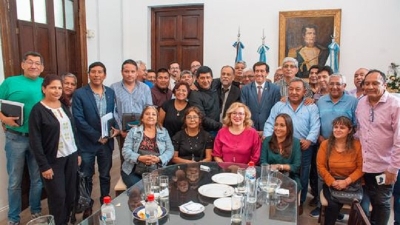 El gobernador Sadir se reuni&oacute; con sindicatos de toda la provincia