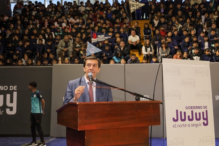Sadir a participantes de los Juegos Escolares: &ldquo;que se diviertan y hagan muchos amigos para toda la vida&rdquo;