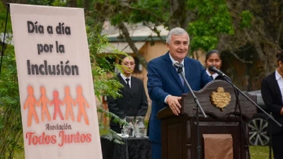 El gobernador Morales particip&oacute; de la conmemoraci&oacute;n de los 35 a&ntilde;os de Todos Juntos