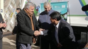 Morales entreg&oacute; un nuevo cami&oacute;n a Abra Pampa