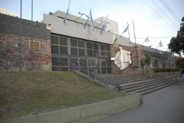 Diputadas piden explicaciones al ministro de salud