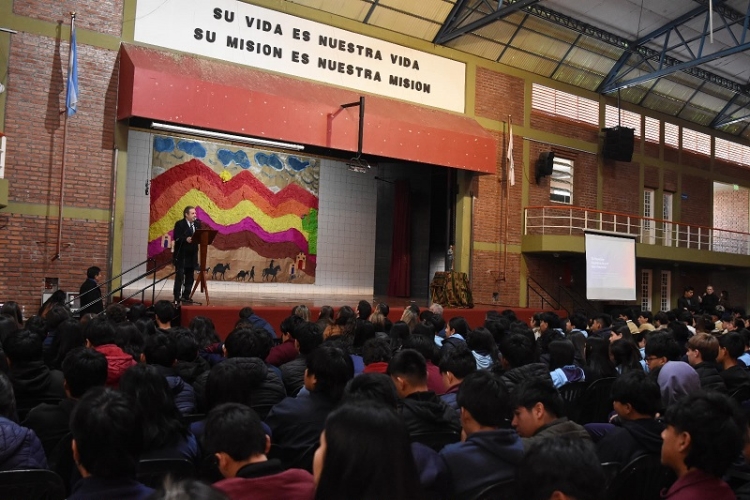 Bernis acompa&ntilde;&oacute; el lanzamiento del Certamen Provincial de Emprendedurismo "Enrique Shaw"