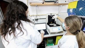 Ascienden a 878 los fallecidos y a 34.159 los infectados por coronavirus en el pa&iacute;s