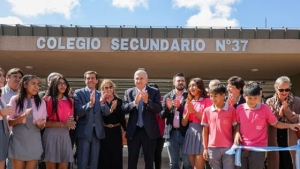 En la inauguraci&oacute;n del Secundario N&deg; 37 de Chalic&aacute;n, Morales felicit&oacute; a los estudiantes que porque "no se registr&oacute; repitencia"