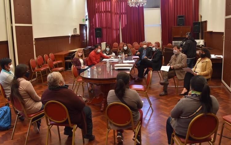 La Comisi&oacute;n de Asuntos Institucionales se entrevist&oacute; con dirigentes del pueblo de Uqu&iacute;a y Palca de Aparzo