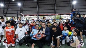 El gobernador destac&oacute; el valor del deporte en el I Encuentro Provincial de Escuelas de Boxeo