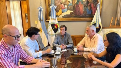 El Gobierno mejorar&aacute; las condiciones laborales del personal de salud