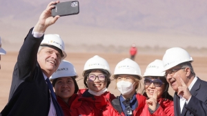 Fern&aacute;ndez visit&oacute; en Catamarca un proyecto minero y un emprendimiento tur&iacute;stico