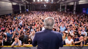 Alberto Fern&aacute;ndez: "Nos estamos poniendo de pie"